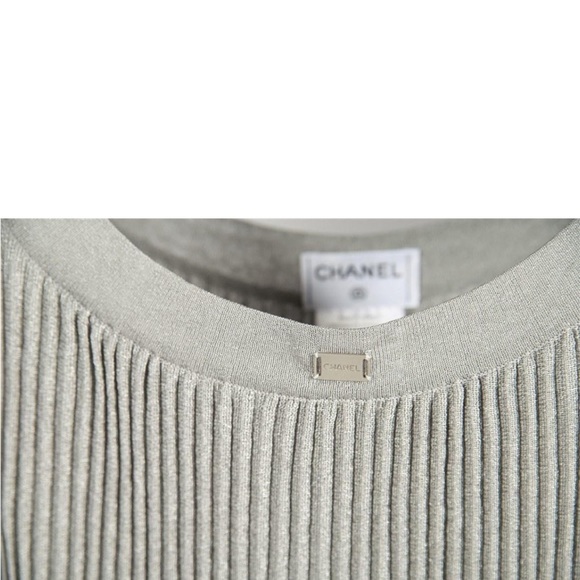 - Chanel, Gray Ribbed Knit Set - Picture 6 of 10